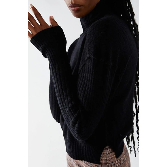 New Free People Aubrey Cashmere Turtleneck Sweater $158 MEDIUM Black - Picture 3 of 5
